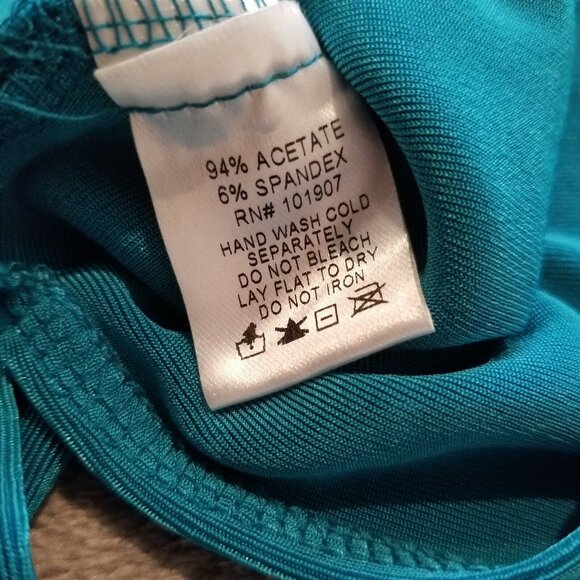 Effortless Style by Citiknits Green 3/4 Sleeve Asymmetric Tunic Top 1X Stretch - Picture 7 of 7